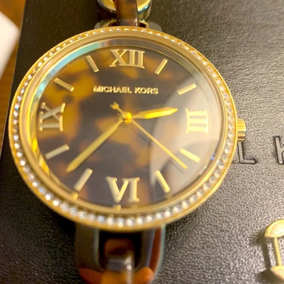 Michael Kors watch. Great condition - Picture 6 of 6